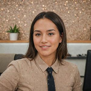 Jennifer Martinez, Customer Service Manager